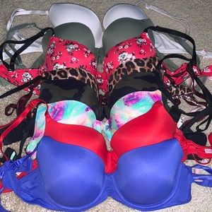 Set of 8 Victoria’s Secret bras - Size 32D